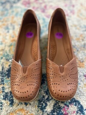 🆕 Cobb Hill Rozie Women's Dark Natural Leather Flats. Size 8.5. SOOOO COMFY!